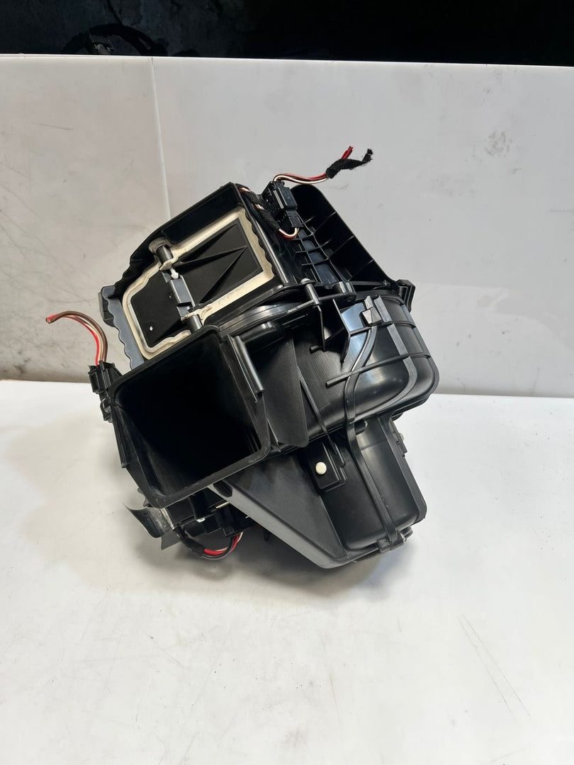 BMW 5' 6' 7' F10 F11 F06 F12 F13 F01 F02 AIR Heater Blower UNIT Motor 9243949
