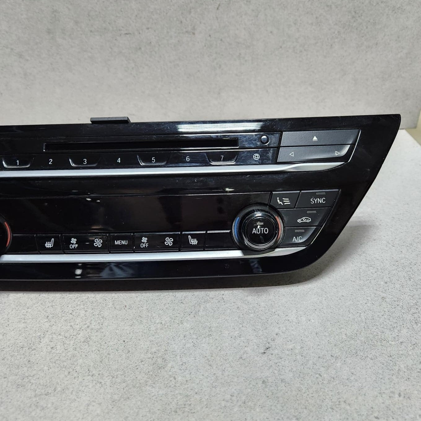 2017-2020 BMW 530i Climate Control Switch 6834441 5 Series G30 G31