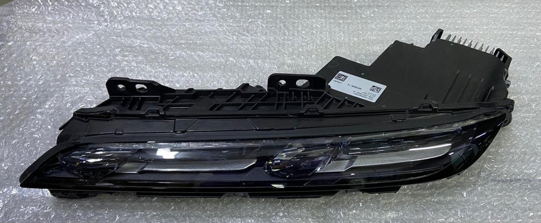 OEM BMW 7 Series G70 Headlight Upper LED Front 9879935 left Side