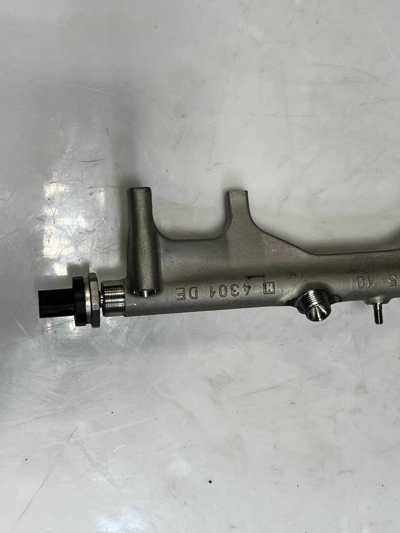 BMW F20 F30 LCI Mini F55 F56 1.5 petrol B38 Fuel Rail High Pressure 7639975 OEM
