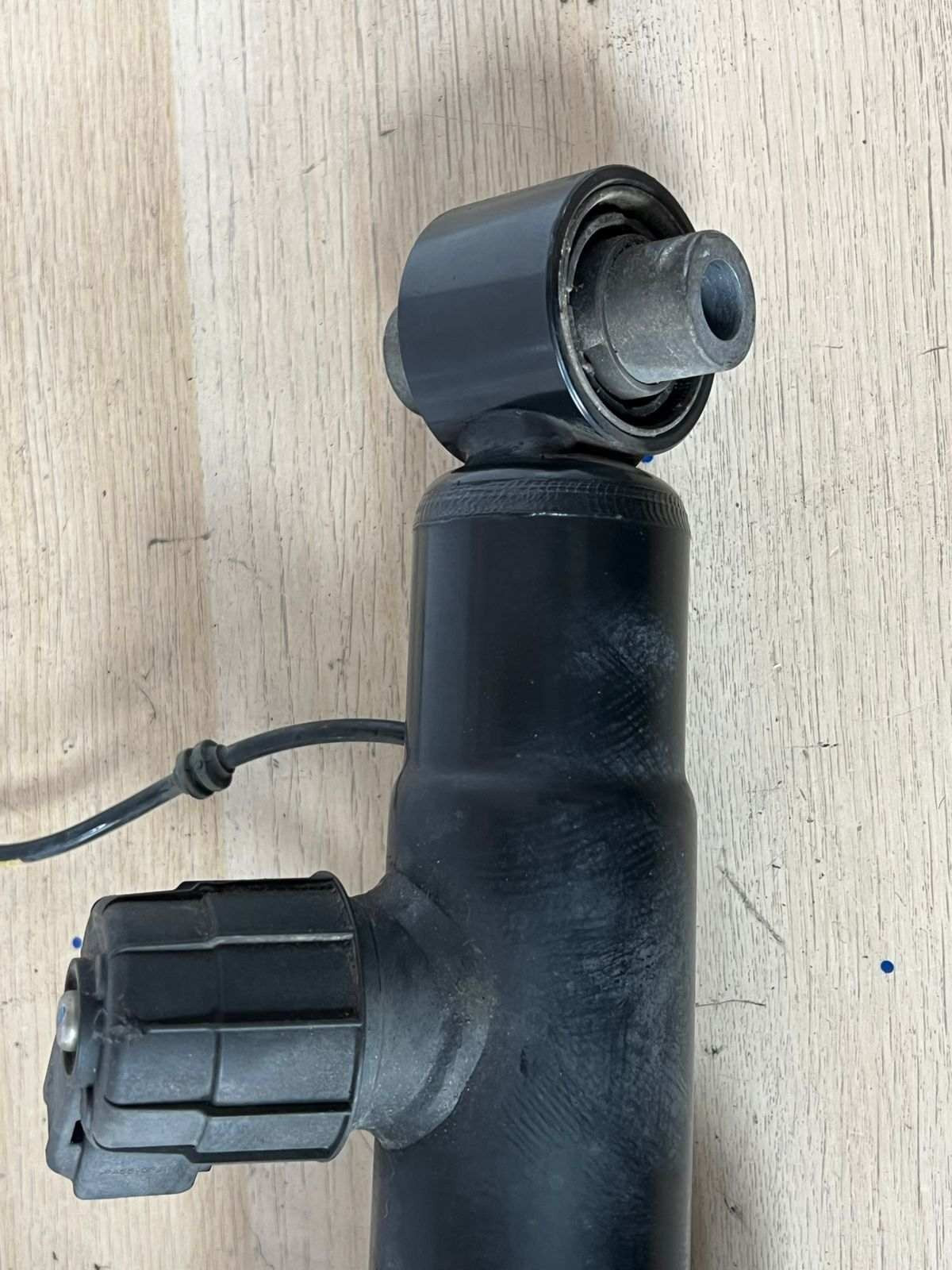 2018-2023 BMW X5 Shock Absorber 6869024 X5 G05 and X7 REAR RIGHT VDC 