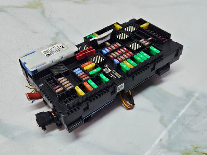 2019-2023 BMW X7 X5 G05 Rear Power Distribution Fuse Box 8706212 OEM