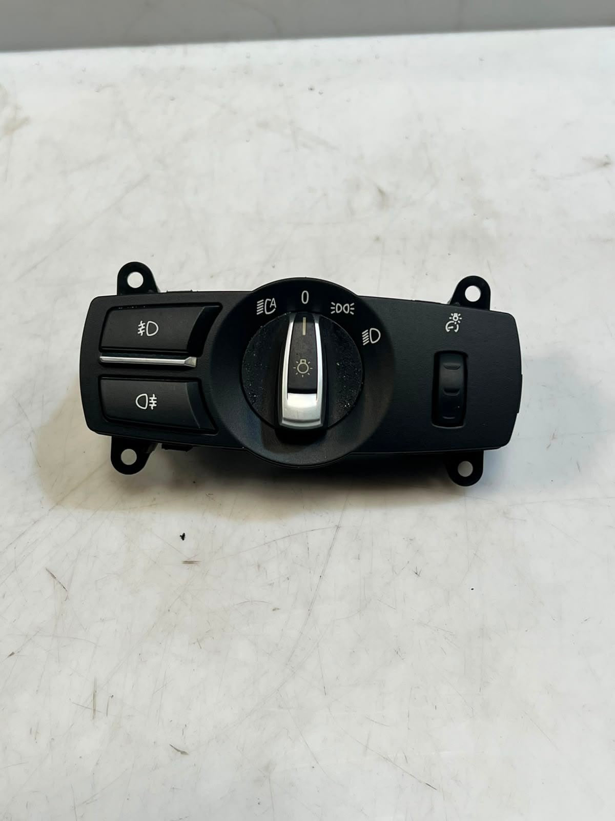 2010-2012 BMW 740i 5 Series F10 F11 6 Series F13 N47 D20 Light Switch 9192744