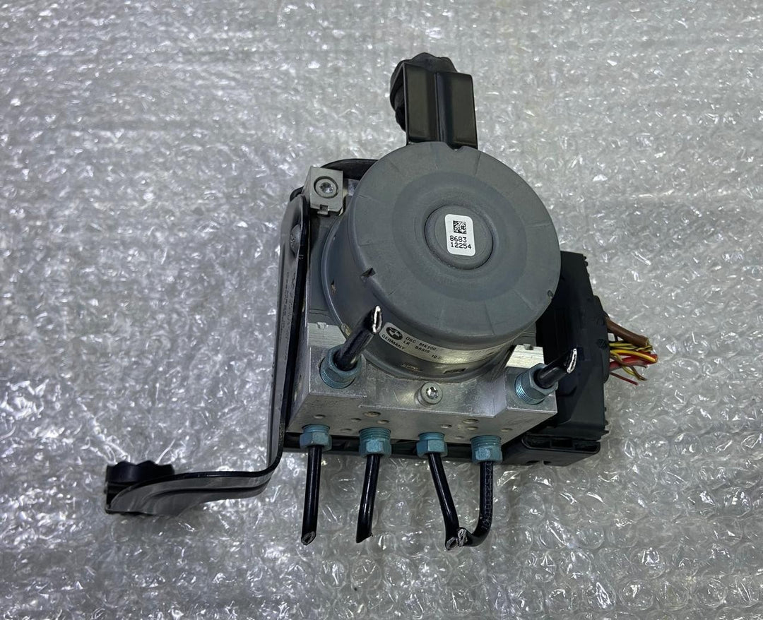 OEM BMW F20 F30 F32 ABS Anti-Lock Brake Pump Module 6871110 6871109