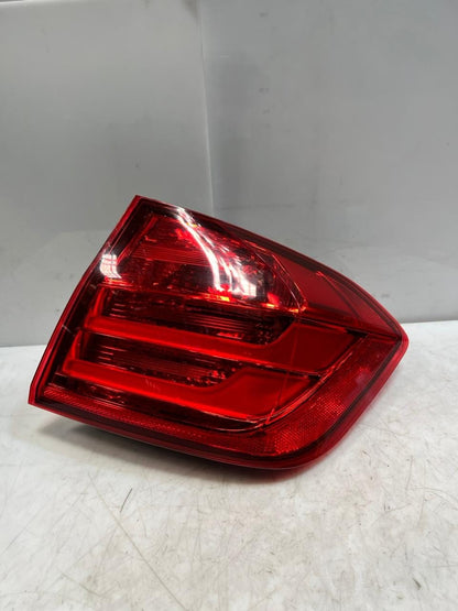 2012-2016 BMW 328i 3 Series F30 F35 F80 Right Outer Rear Tail Light 7372786 OEM