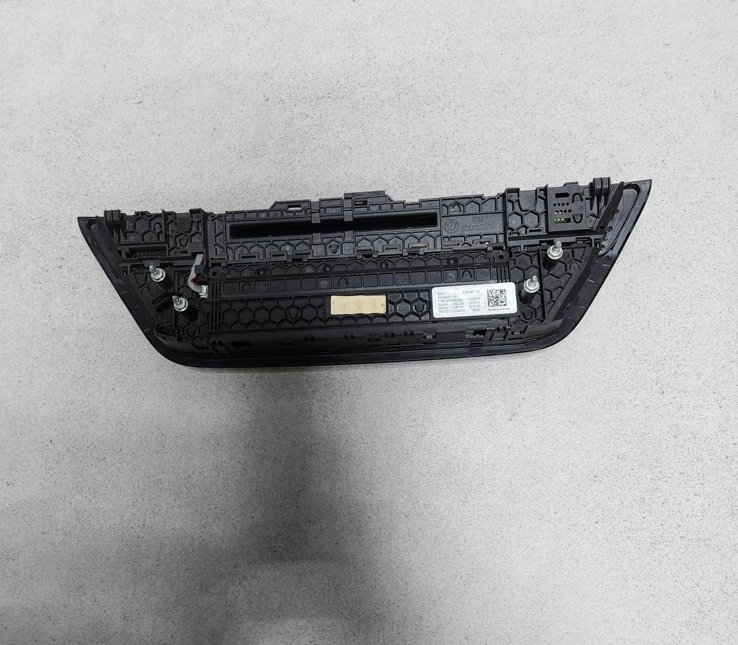 2017-2020 BMW 530i Climate Control Switch 6834441 5 Series G30 G31