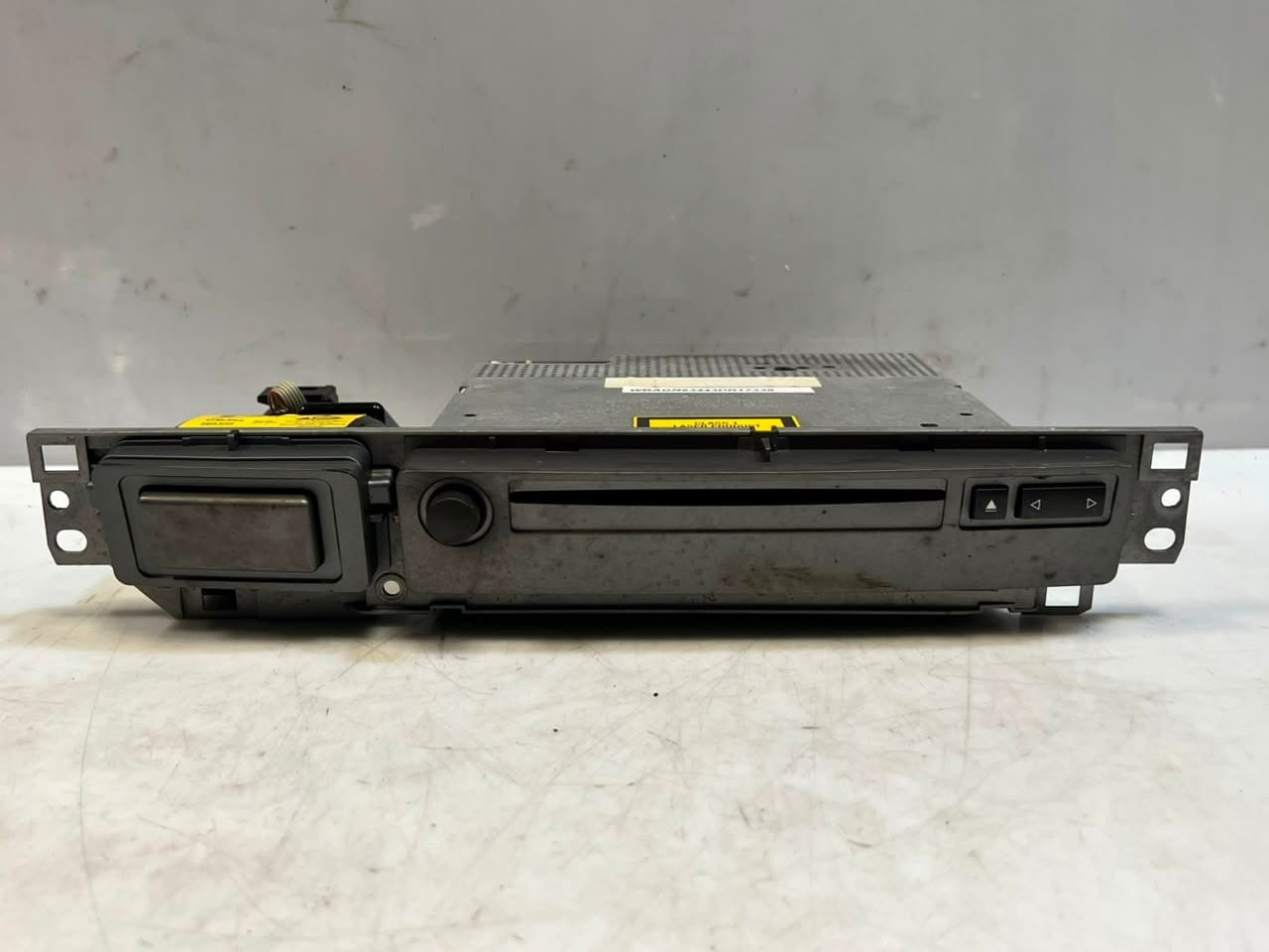 BMW  7 Series E65 E66 Radio Cd Player Dvd Player Navigation SYSTEM 6935623
