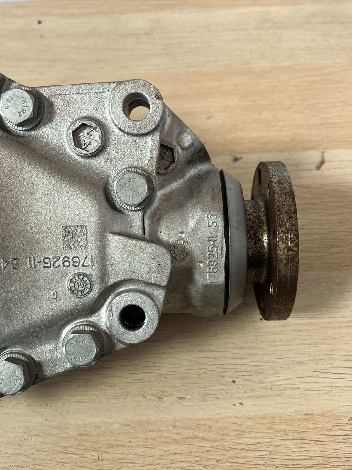 BMW Front Differential 8623110 2.81 ratio for BMW F22 F30 F32 F36 F25 F26 F02