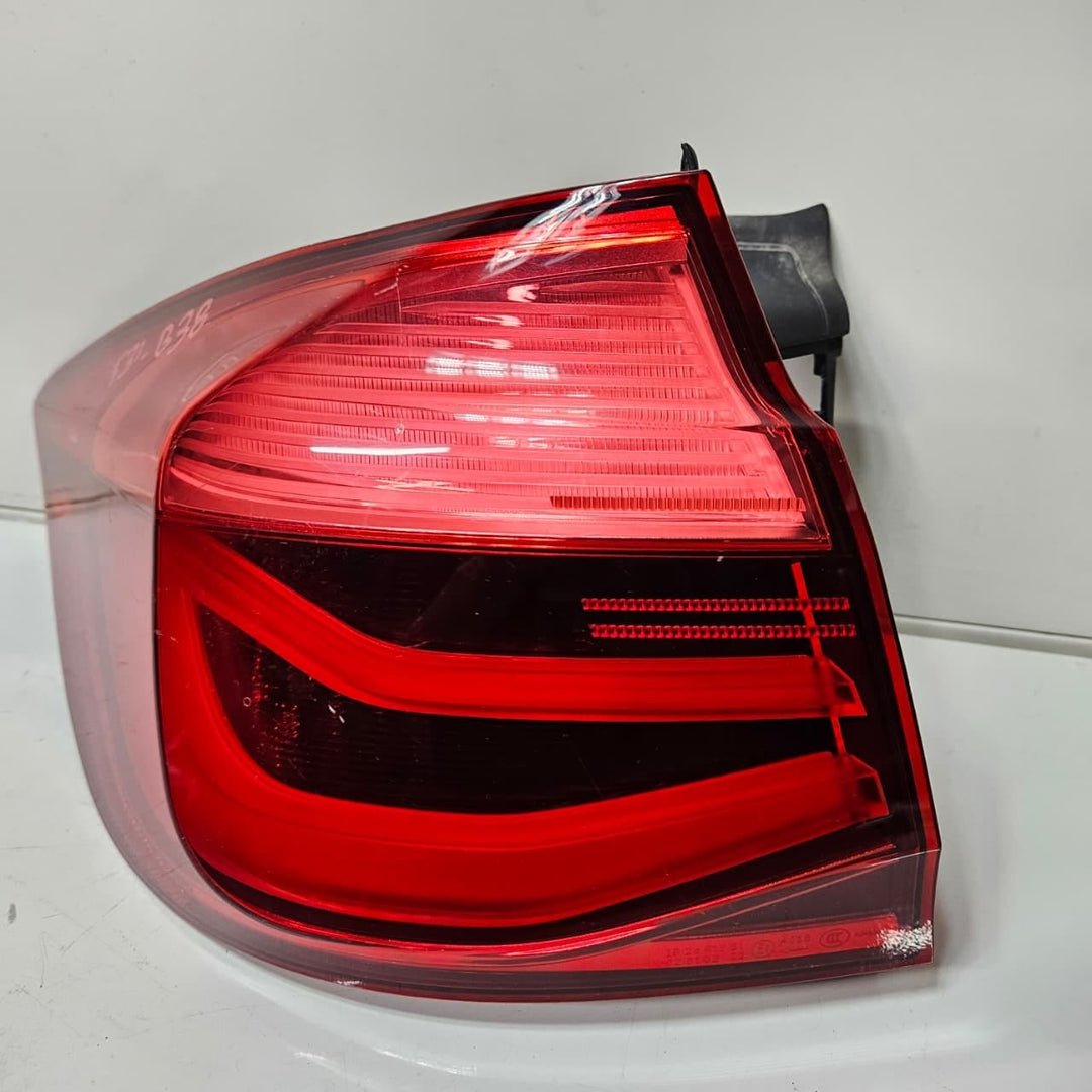7372209-2015-2019 BMW 3 Series F30 F31 F35 Rear Left Taillight Side Panel OEM