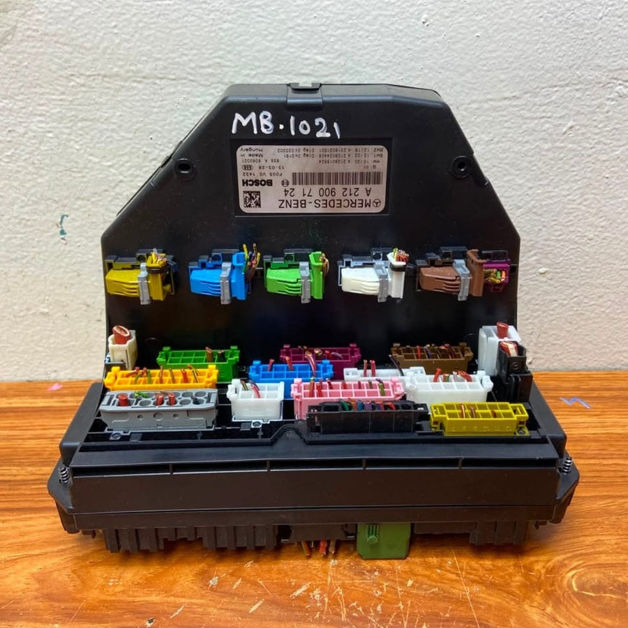 Mercedes Front Sam Fuse Box Control Module A2129007124 W212 E-Class W218 W204