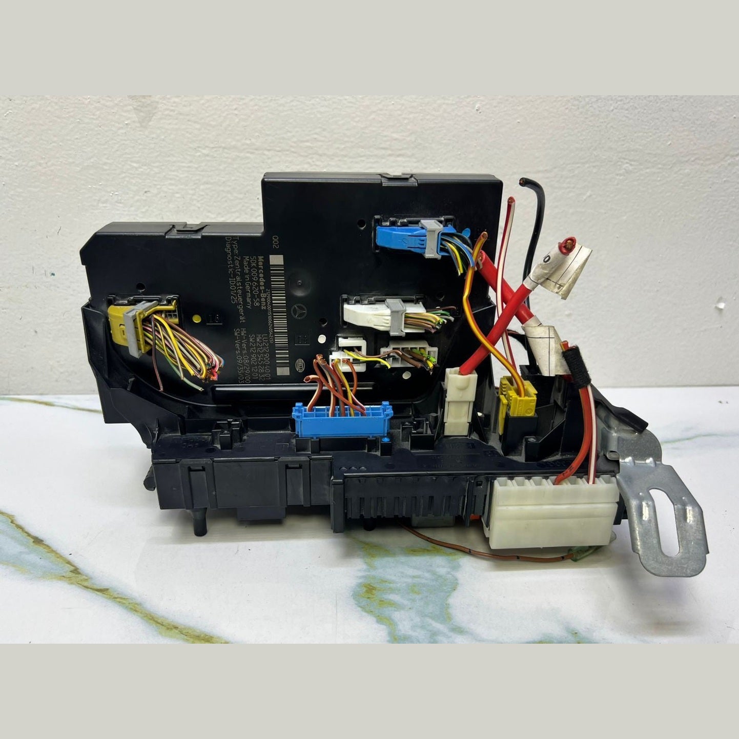 2010-2016 Mercedes-Benz E350 Rear Fuse Relay Box Sam Assy 212 9004001 W212 E550