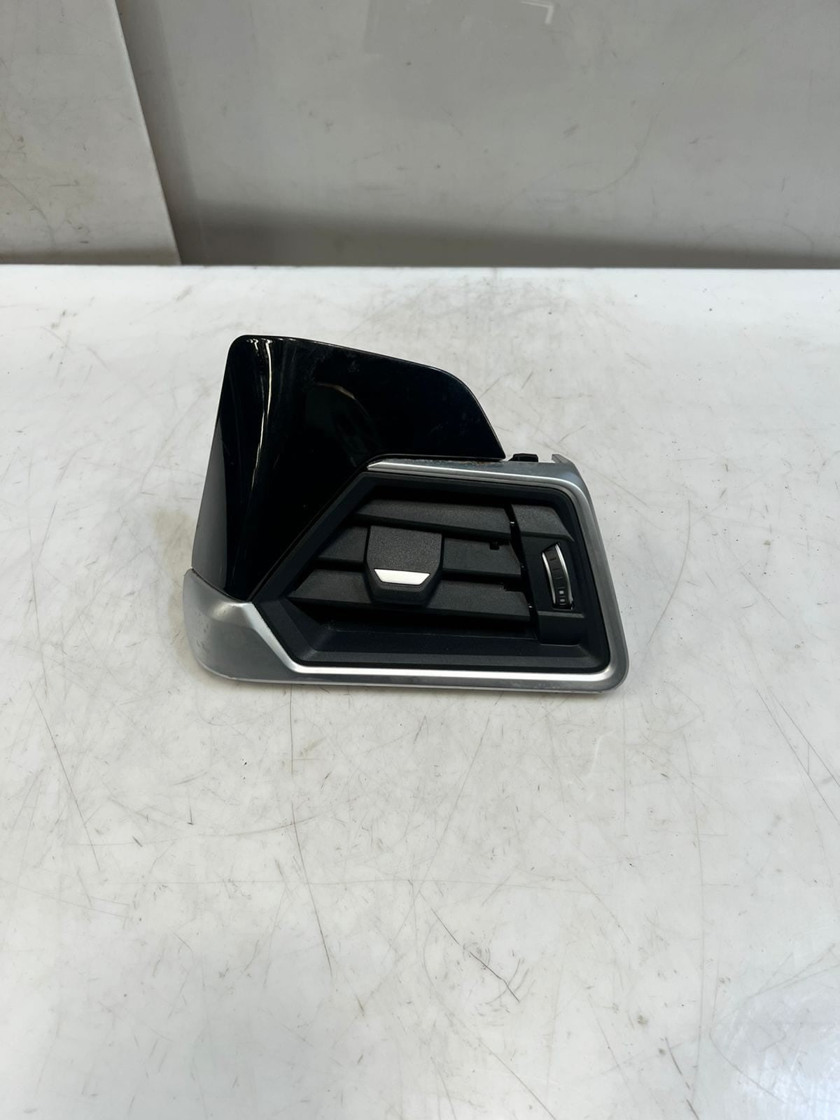 BMW 3 Series G20 G21 LCI G22 G23 Dashboard Air Vent Right Driver Side 6848619