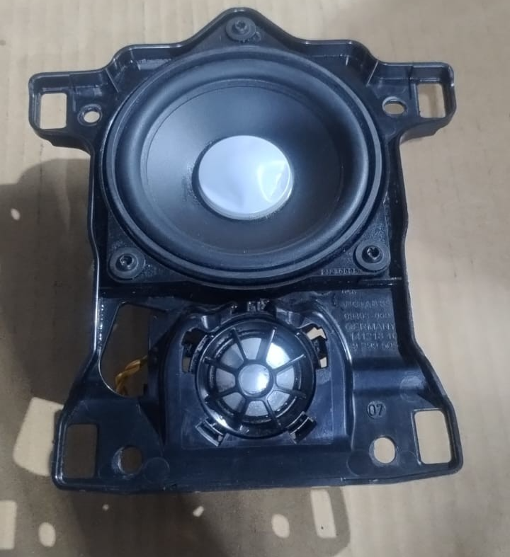 BMW 750i XDRIVE G11 G12 DASH DASHBOARD CENTER AUDIO SPEAKER W/ HOUSING  9299505