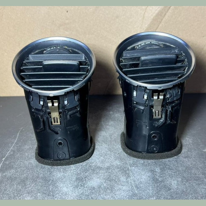 12-14 Mercedes W204 C300 C250 Front Dashboard Left  Right Heater A/C Air Vent