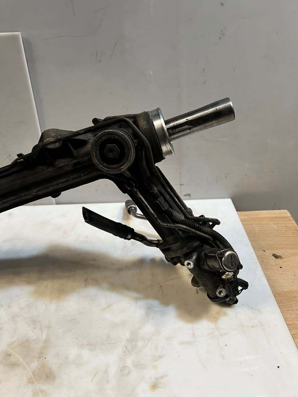 2014 BMW X5 E70 and X6 E71 LCI Steering Rack HYDRAULIC 6792657 OEM