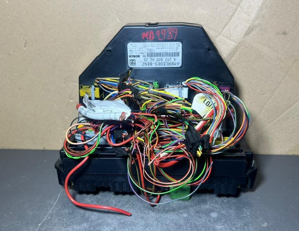 10-16 Mercedes-Benz W218 W212 W204 Front SAM Module Relay Fuse Box A212 9004225