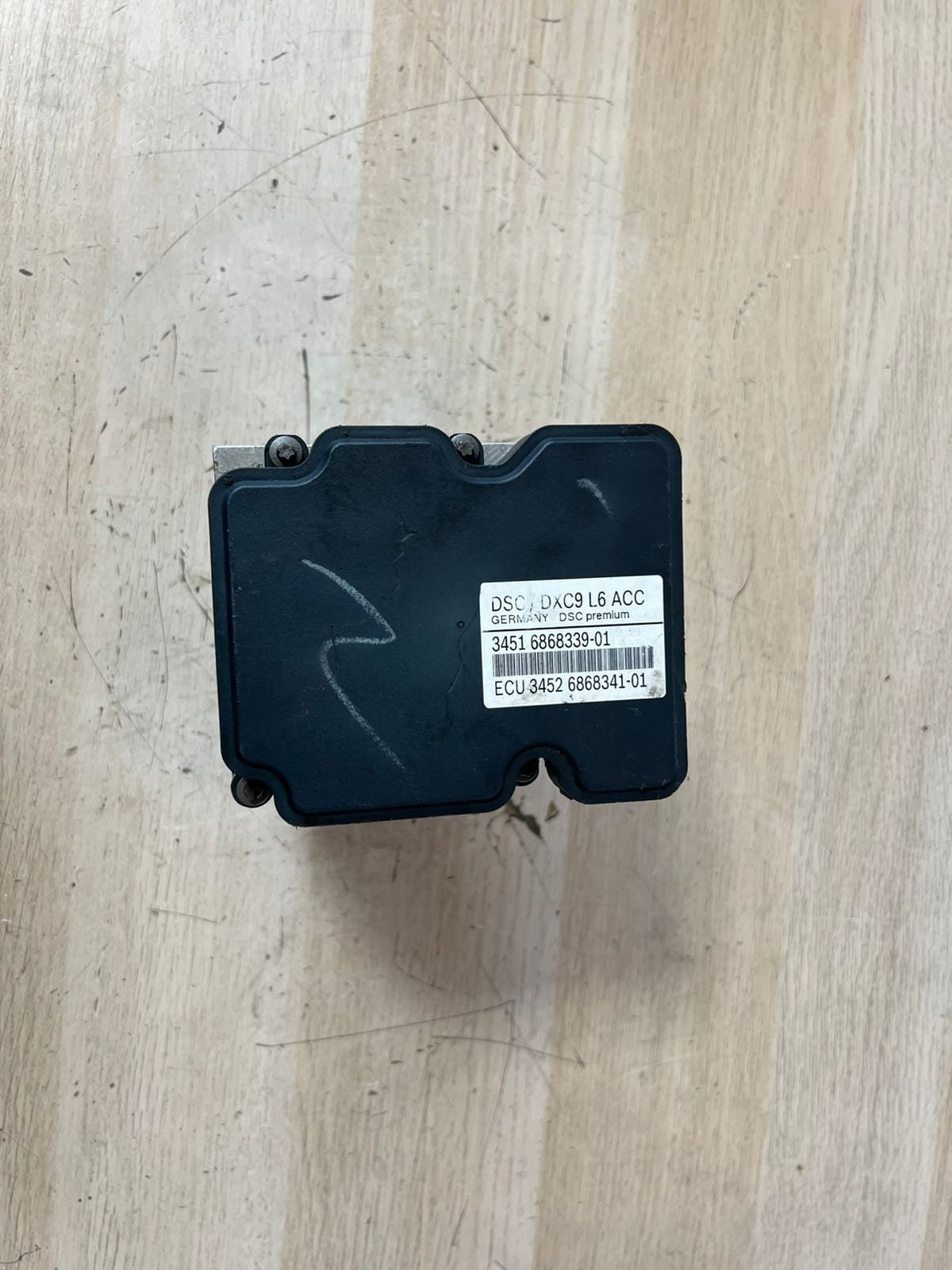 BMW 5 F10 F11 ABS PUMP MODULE CONTROL UNIT HYDRAULIC BLOCKS DSC 6868339