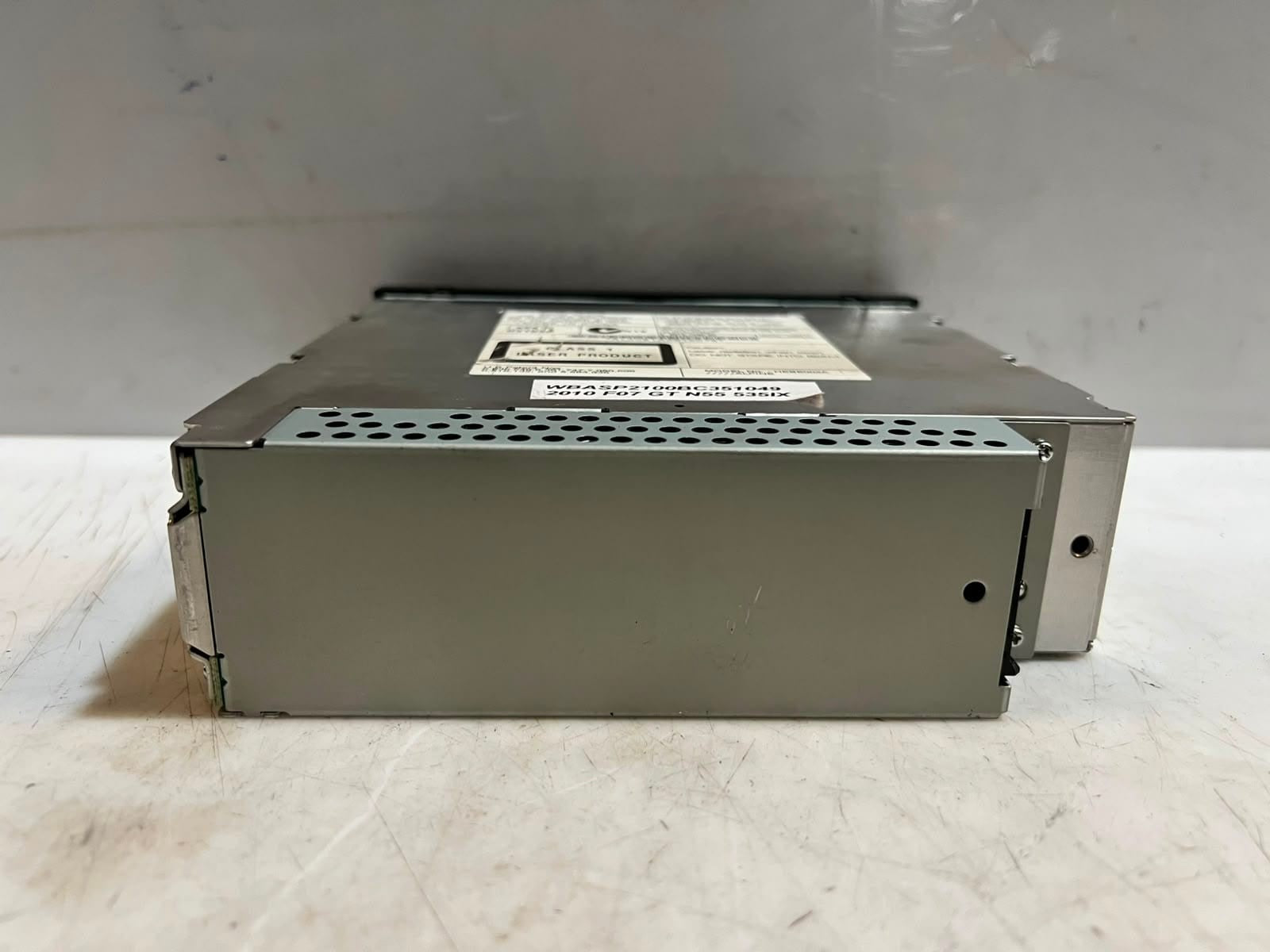 2009-2011 BMW 5 Series F10 F11 535i HEAD UNIT CD/DVD Changer 9240240 OEM