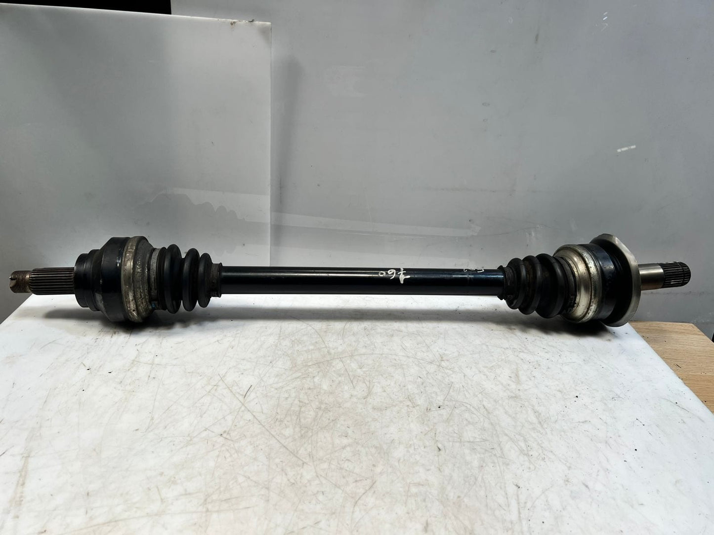 2013-15 BMW 7' F01 F03 F04 F02 Active Hybrid 7 Rear Right CV Axle Shaft 7566078
