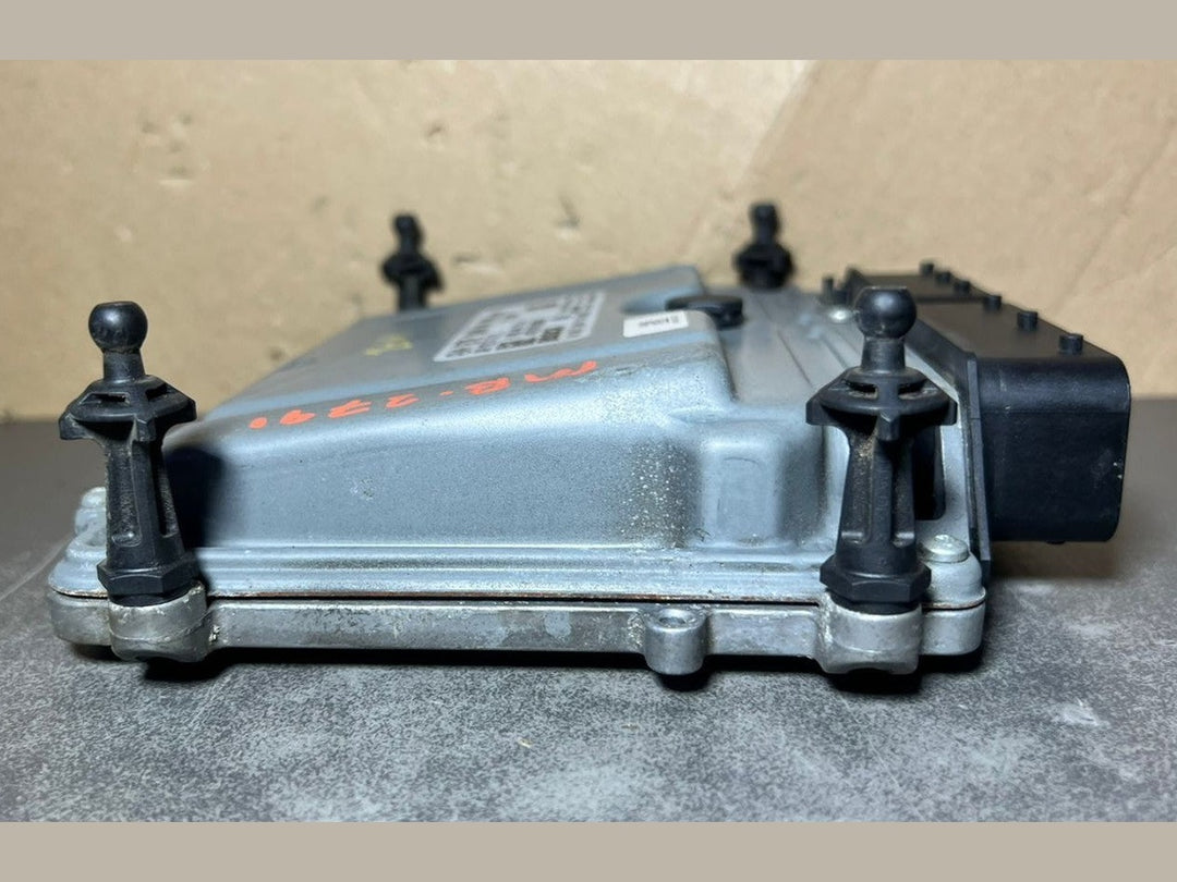 08-12 Mercedes W204 C-Class Engine Control Module Unit ECM ECU A272 9004400 OEM