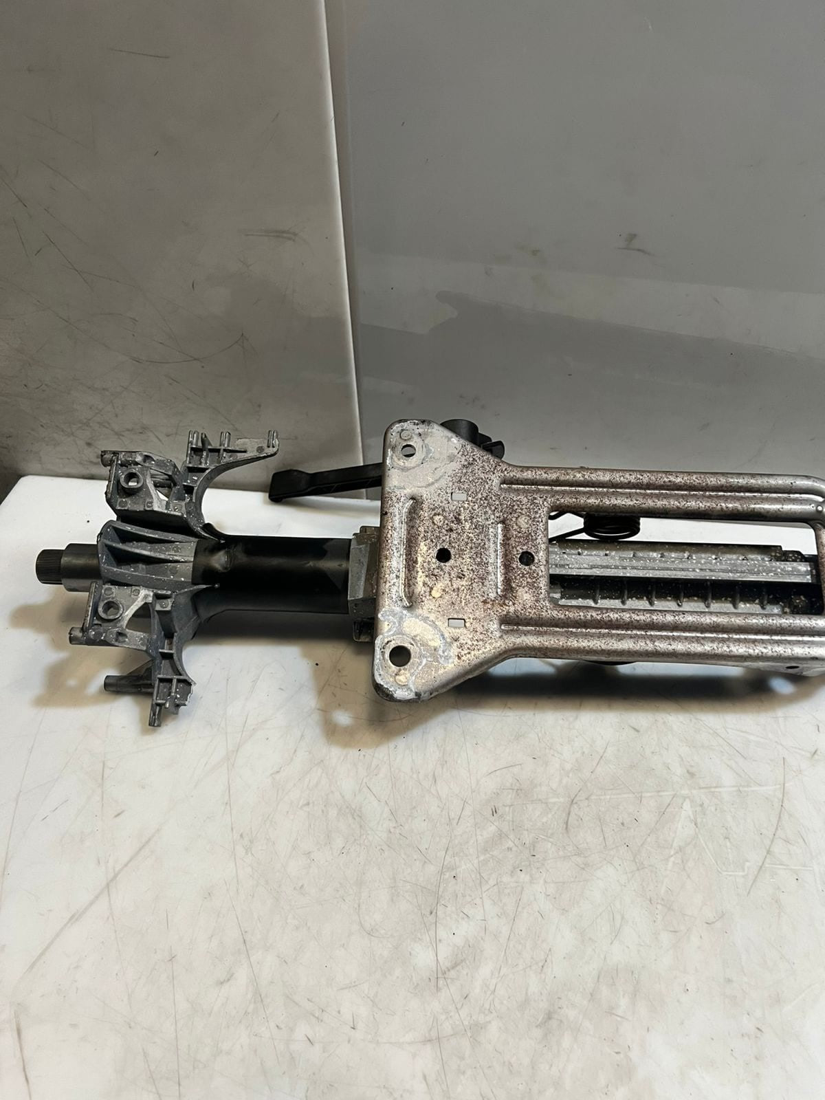 2009-2016 BMW Z4 E89 Manually Adjustable Steering Column 6789671 OEM