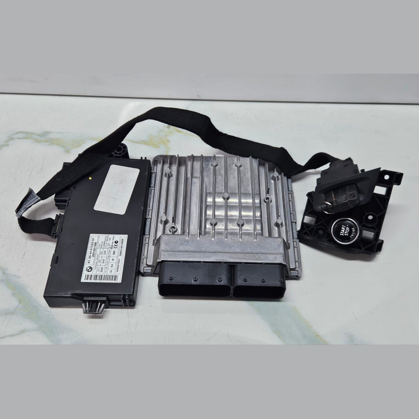 BMW 2008-2010 528 and 328 Engine Control Unit DME MSV80.0-7594483 ECU SET OEM