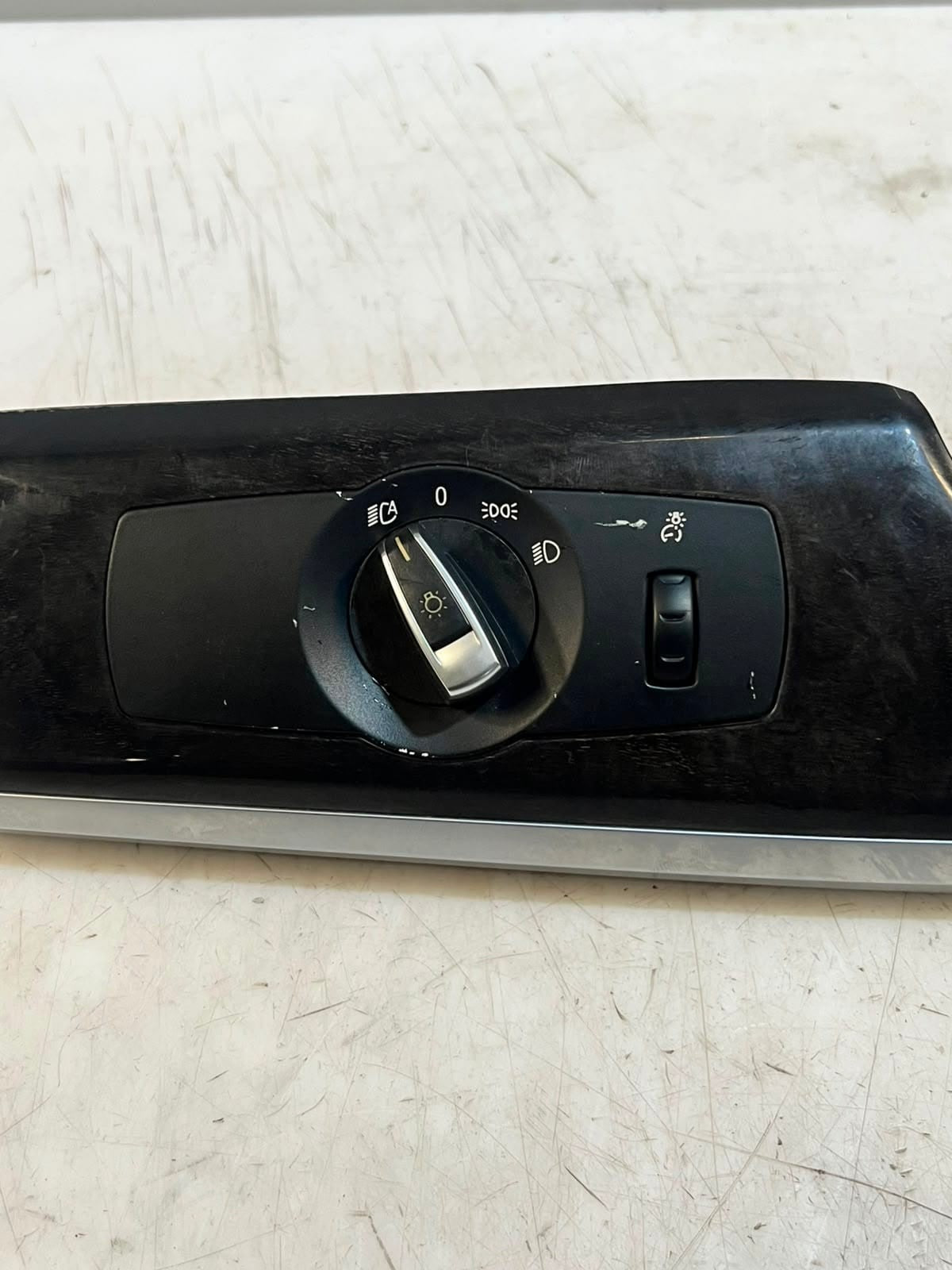 2011-2016 BMW 5' F07 F10 F06 F01 F03 F04 F10 F11 535i Headlight Switch 9204068
