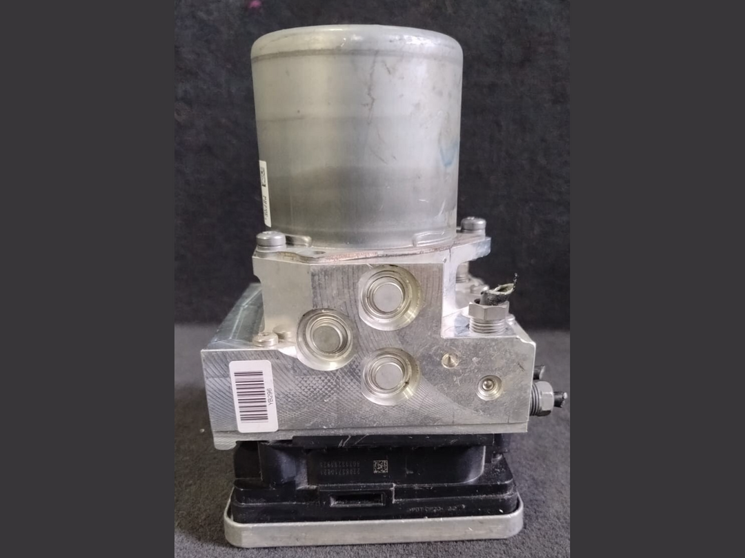BMW 5 SERIES G30 G31 ABS PUMP CONTROL MODULE 6893764 OEM PRODUCT