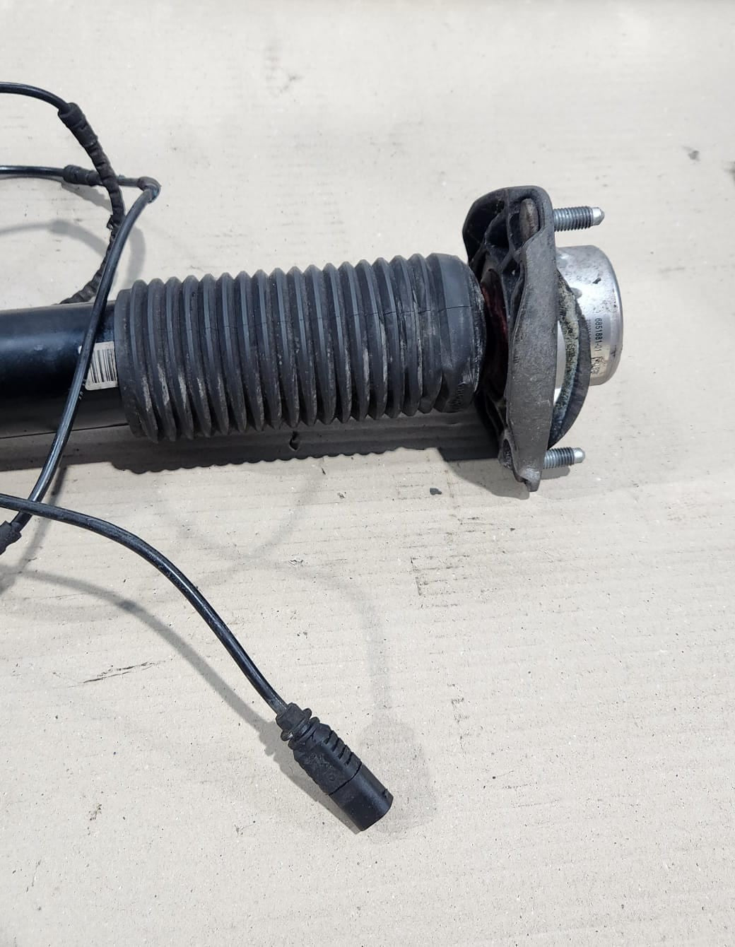 2012-2018 BMW X5 Shock Absorber Rear Left 6863177 X5 F15 and X6 F16 VDC