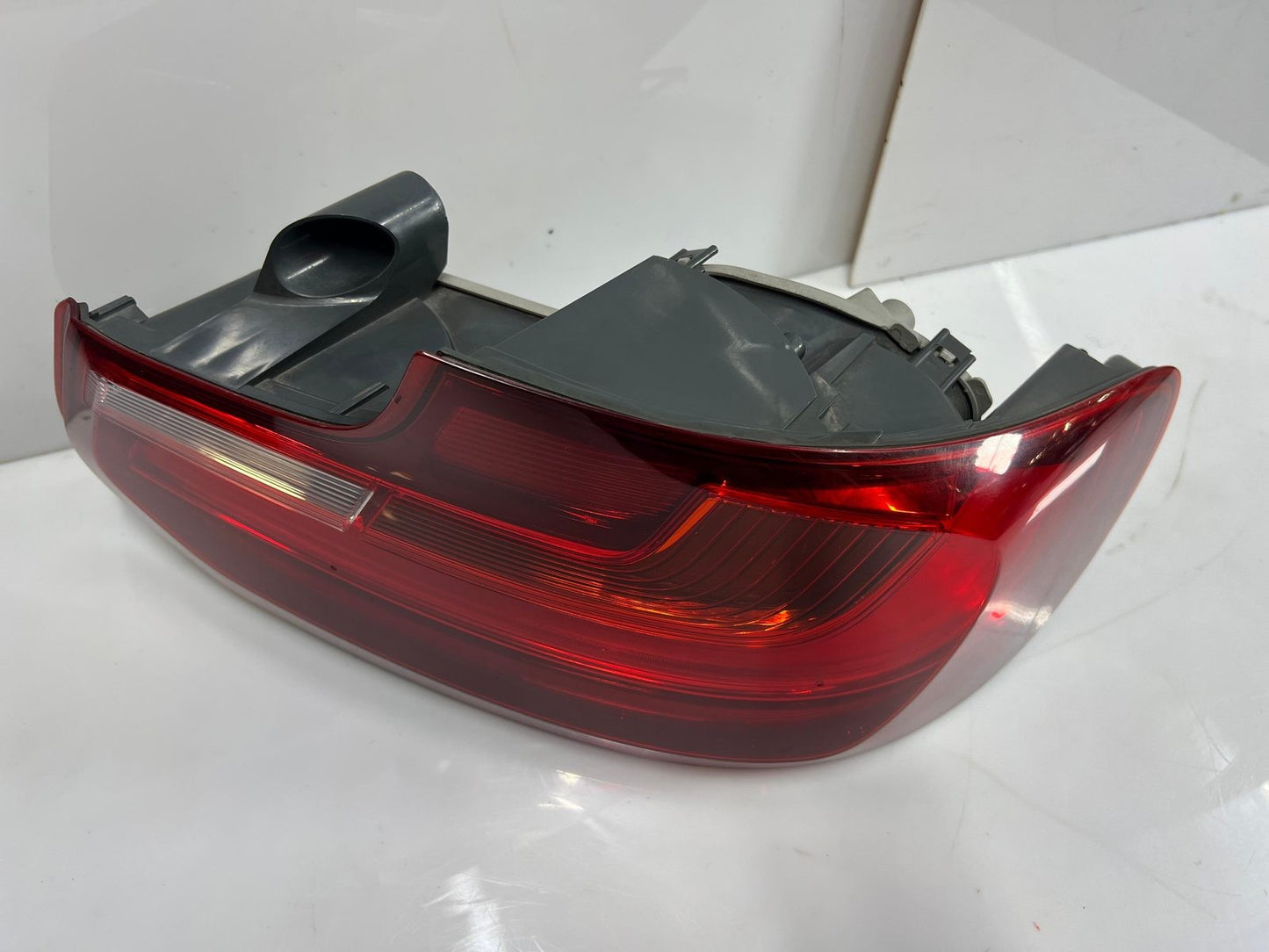 OEM BMW Rear Tail Light Assembly 7295424 Right Genuine 2' F22, F23, F87 OEM