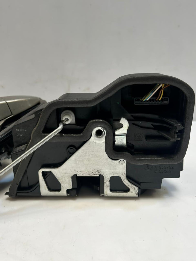 2008-2009 BMW E60 FRONT Left Exterior Door Handle Carrier REGULATOR 7199555 OEM