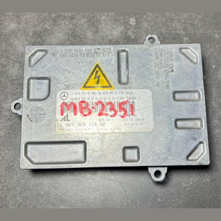 Mercedes Benz W221 Xenon Light Headlight Control Module Unit A216 8704826 OEM