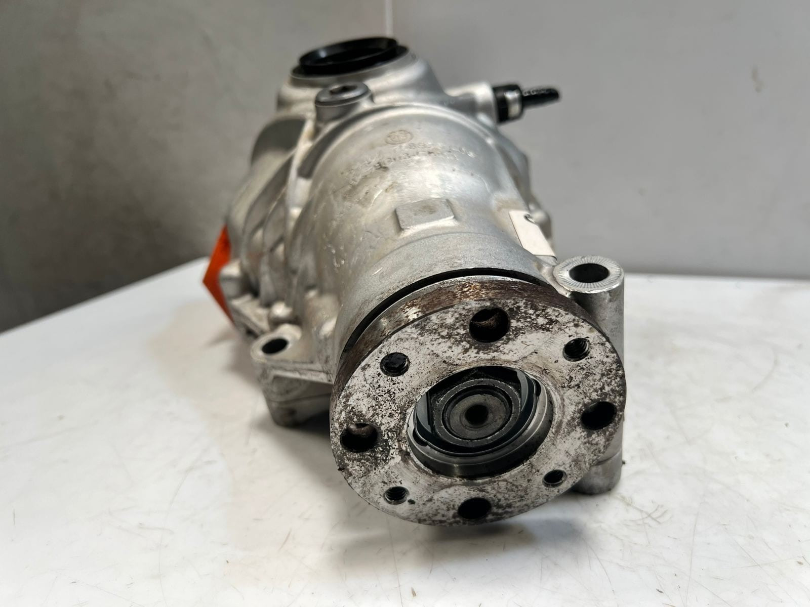 BMW E70 X5M and E71 X6M 4.4 V8 Front Differential Carrier 3.91 Ratio 7602072 OEM