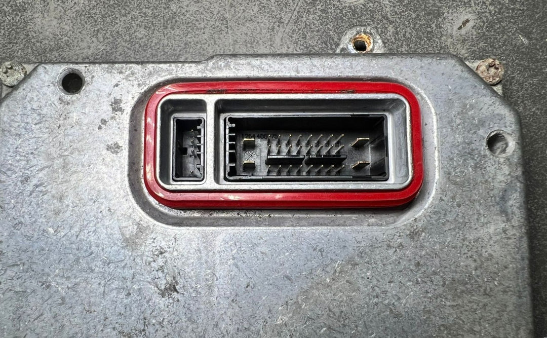 Mercedes Benz W221 Xenon Light Headlight Control Module Unit A216 8203126 OEM