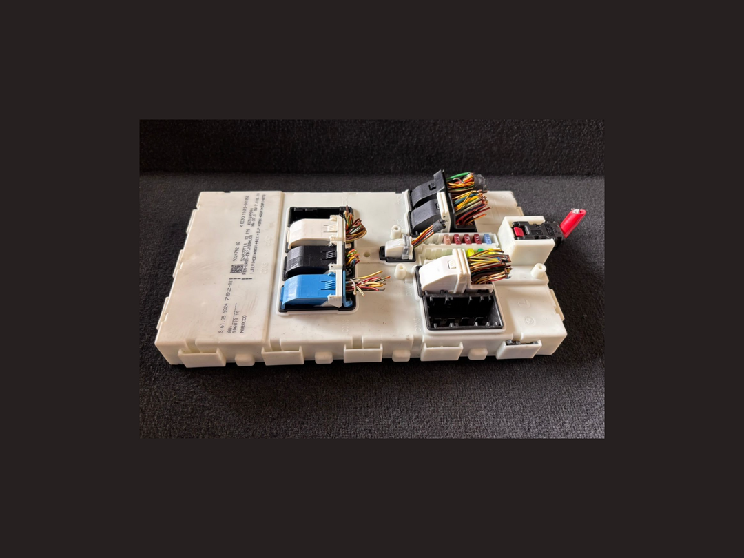 BMW 3 SERIES F30 F31 F10 320i N20 B20B COMPLETE ECU FEM WITH KEY - 8617551