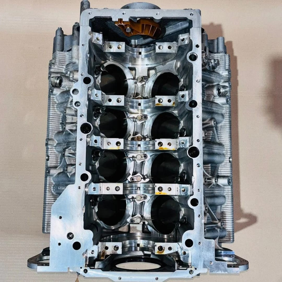 2017-2020 BMW M5 F90 4.4 V8 Engine Block ONLY 8093296 S63B44B 21163518