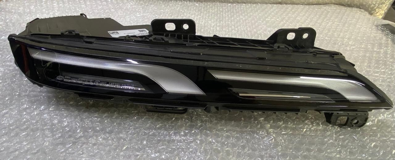 OEM 2023-2024 BMW 7 SERIES G70 RIGHT DRL DAYTIME RUNNING LIGHT LED 9450080