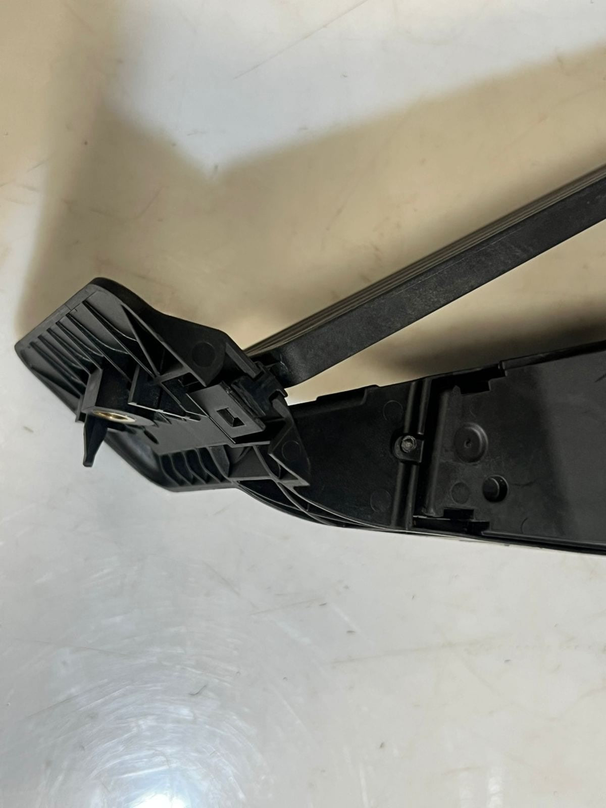 2007-2013 BMW 328i E90, E92, Z4, F48, F49 Accelerator Pedal Module 6889823 OEM