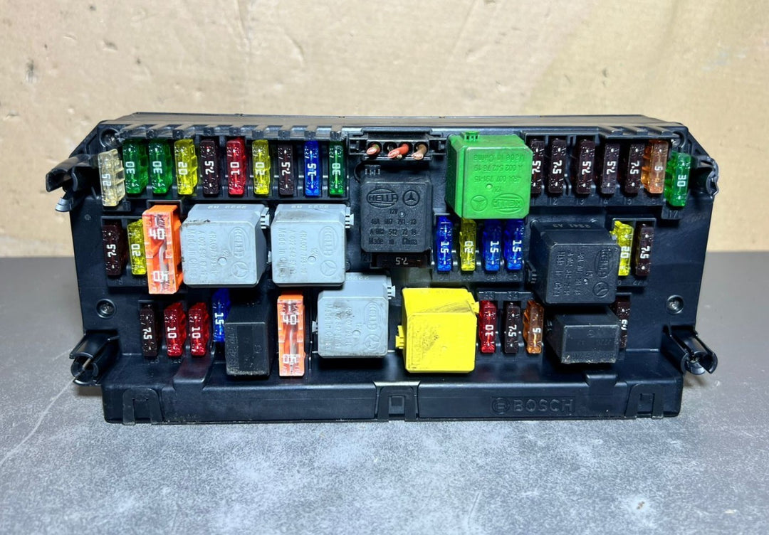 10-16 Mercedes-Benz W212 W204 Front SAM Module Relay Fuse Box A212 9003614 OEM