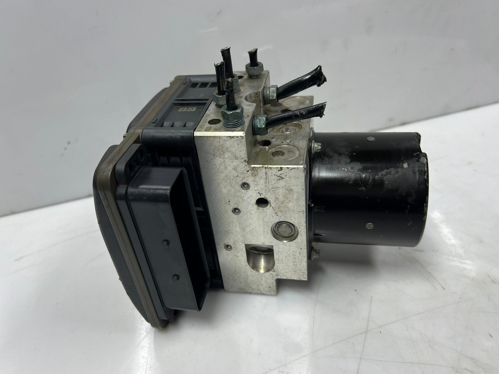 2009 BMW 7 Series F01 F02 F03 F04  740d 3.0L diesel Abs Pump 6795073