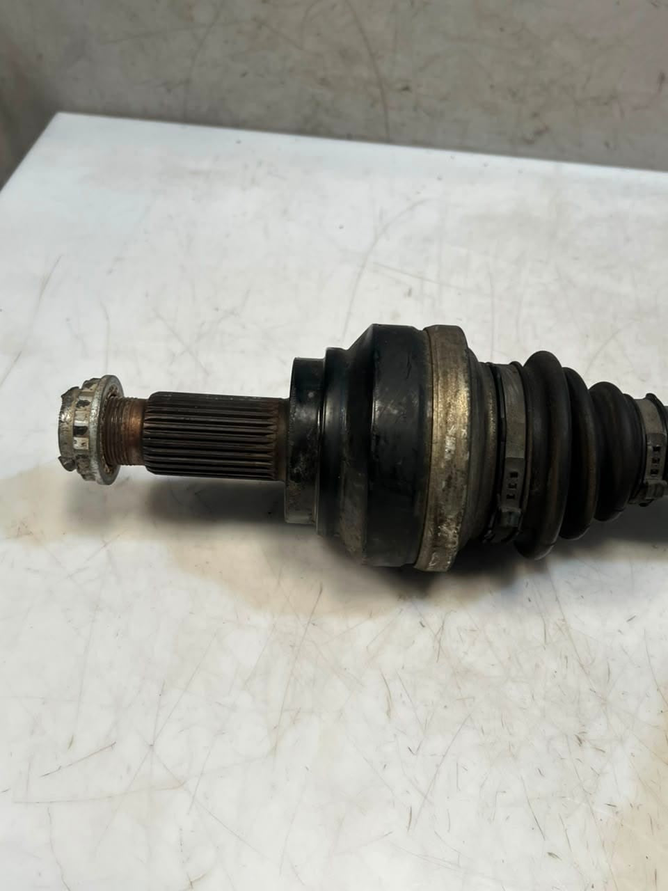 BMW 550i F03 F04 F01 F02 7-Series 650i 750iGT Rear Right Axle Shaft 7566086