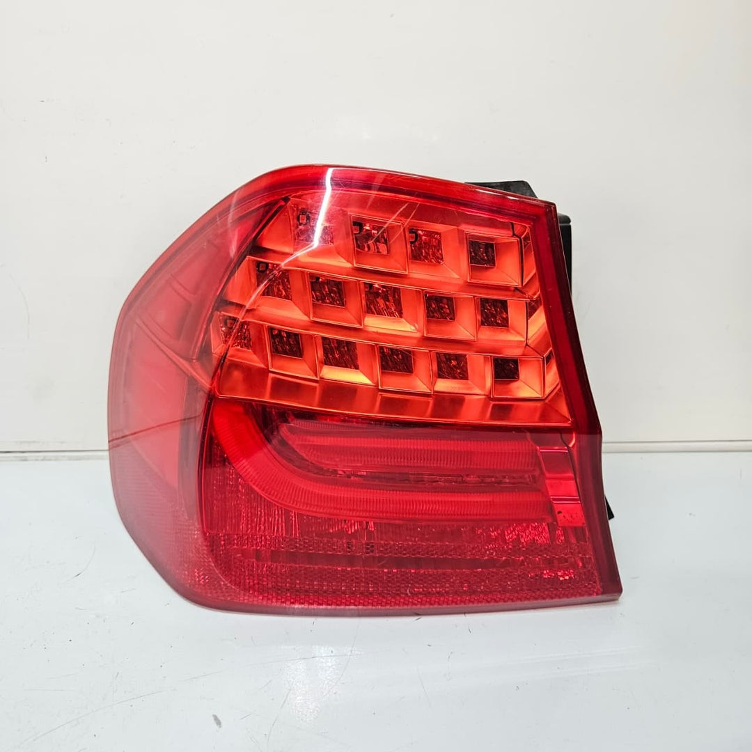 4871731-2008-2011 BMW 3 Series E90 E91 LCI 328i Rear Taillight Left Side OEM
