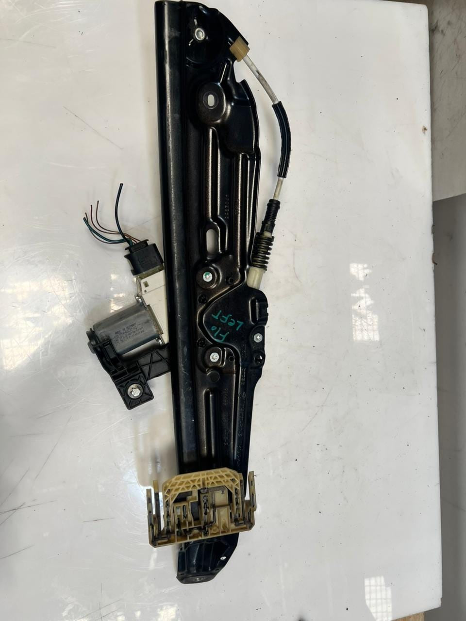 2012-2016 BMW 550i 5' F10 F11 Rear Left Window Regulator With Motor 7182121 OEM