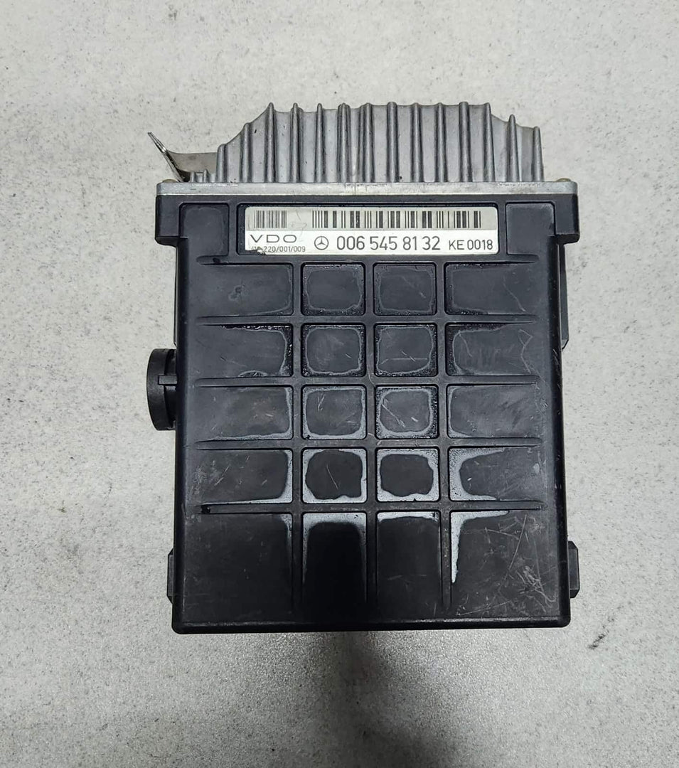 1989 Mercedes-Benz 560SEL Engine Control Unit 0065458132 Mercedes-Benz W126 560S