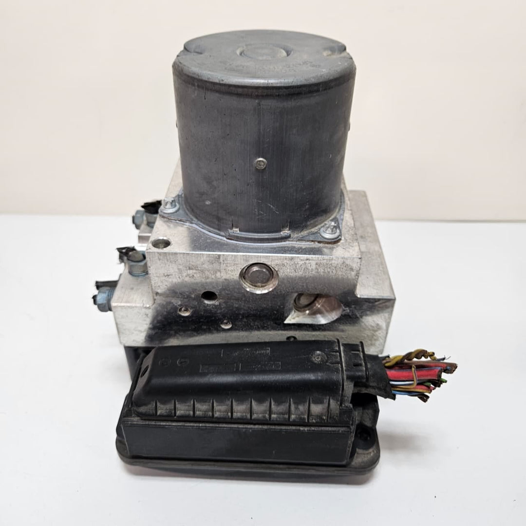 OEM BMW 5 Series E39 F10 F11 ABS Pump 6797040