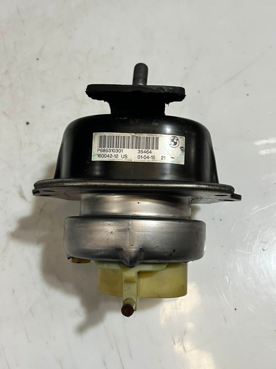 2013-2018 BMW X5 F15 X6 F16 Rubber Bearing Engine Mount, Left 6853103 OEM
