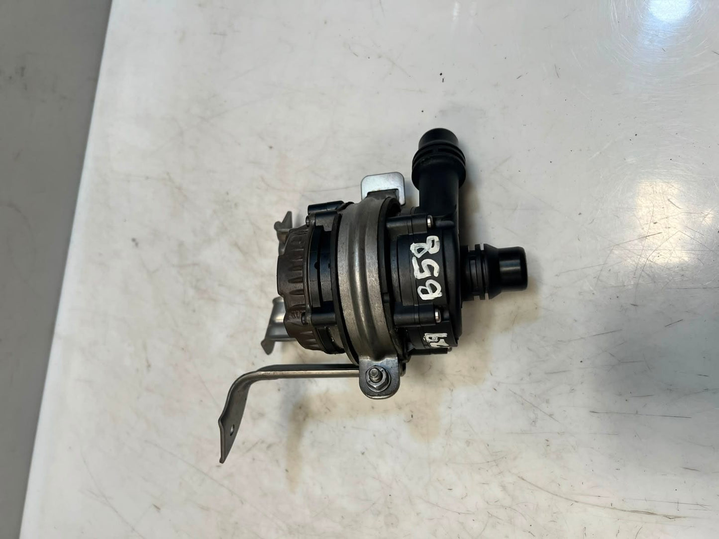 2019-2023 BMW 330i B58 G20 G21 X3 X4 X5 X7 Auxiliary Water Coolant Pump 8651288