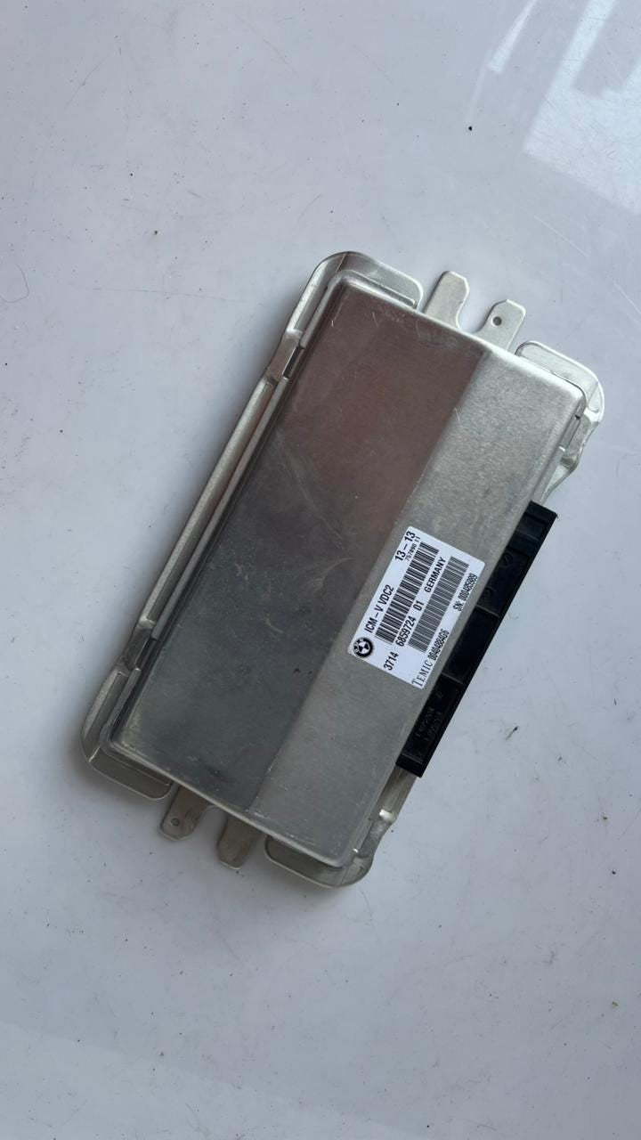 2009-2015 BMW 535i Suspension Control Module 6859724 F02 F04 F06 F10 F11 F12 F13