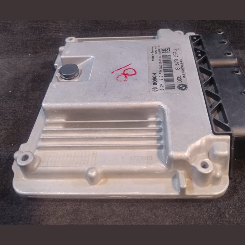 BMW F10 F11 520d DIESEL N47N 184HP  ENGINE CONTROL UNIT ECU ONLY  DDE 8573257