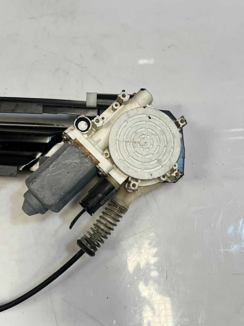 1999-2003 BMW M5 E39 5-Series 540i 530i 525i Window Regulator Motor 8360512 OEM
